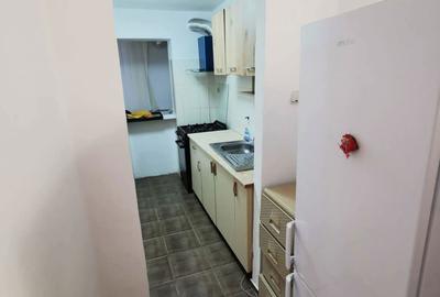 De inchiriat Apartament 3 camere, zona Ciocarlia De inchiriat Apartament 3 camere, zona Ciocarlia - 4