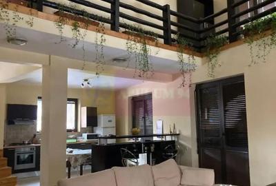 Casă cu 5 camere cu Teren 500 Mp în Central - 1