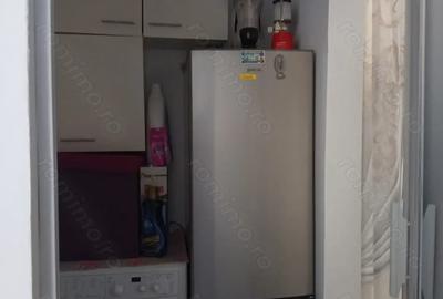 Vand apartament mobilat. - 2