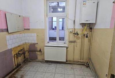 Casă individuală cu 5 camere cu Canalizare în Central - 34