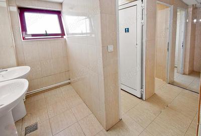 Spațiu comercial, de 350 mp, în Central - 3