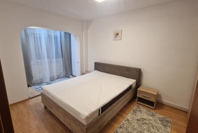 Proprietar, închiriez apartament cu 2 camere decomandat, zona Republicii - 6