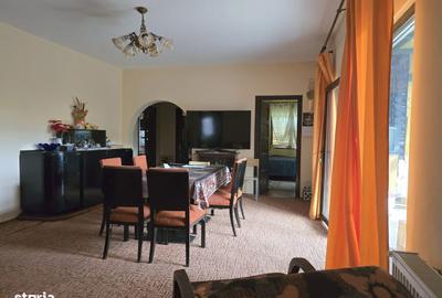 Casă cu 7 camere cu Teren 3800 Mp în Central - 10