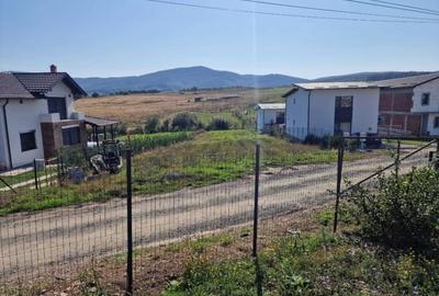 Teren Construcții intravilan de 1260 mp, în Periferie - 2