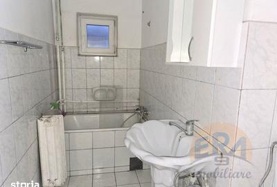 Apartament cu 3 camere semidecomandat în Cantemir - 5