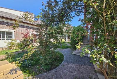 Casă spațioasă de închiriat cu curte amenajată și facilități complete - 3