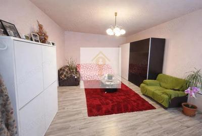 Casă cu 3 camere cu Teren 243 Mp în Central - 1