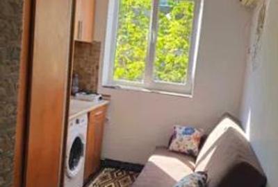 Garsonieră decomandată, mobilată în Vest