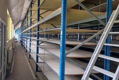 Depozit cu spatiu comercial - 2