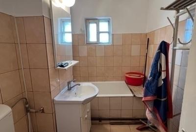 Etaj 1-Targu Cucu-Pod de Fier-3 Camere Decomandat-bloc 84' - 4