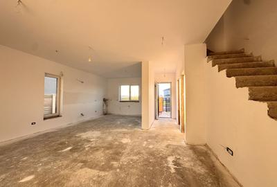 Duplex cu 4 camere cu Canalizare în Moșnița Nouă - 3