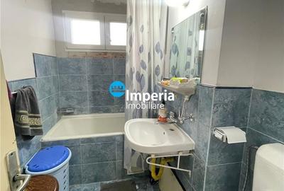 Apartament cu 3 camere semidecomandat în Podu Roș - 1
