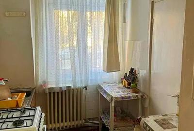 Apartament cu 3 camere decomandat în Podu Roș - 2