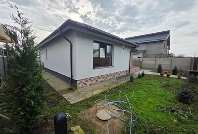 Casă pe parter, 3 camere, teren 380 mp, suprafata utila 94 mp - 2