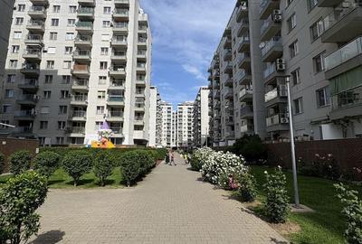Apartament cu 3 camere decomandat în Obor