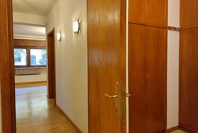 Apartament cu 3 camere decomandat în Capitale - 11