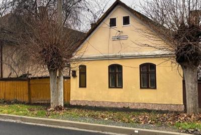 Casa de vanzare zona buna - 1