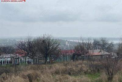 Teren de 2200 mp, în Parcheș - 4