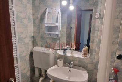 Apartament cu 2 camere semidecomandat în Apărătorii Patriei