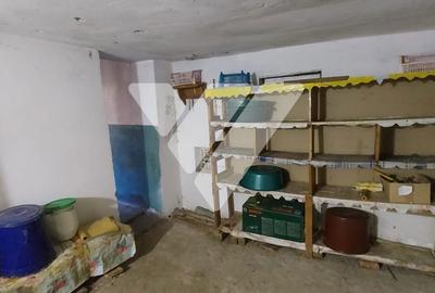 Casă cu 6 camere cu Teren 2109 Mp în Slimnic - 1