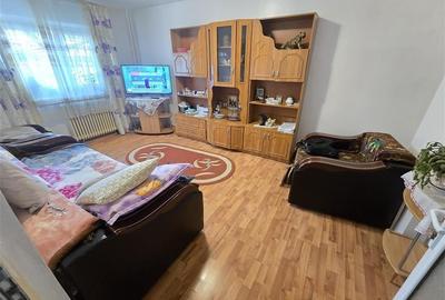 Apartament cu 4 camere decomandat în Alexandru cel Bun