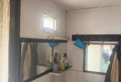 Casă cu 2 camere cu Teren 1000 Mp în Central