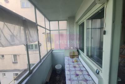Apartament cu 2 camere de vanzare in Campina - Zona Piata Centrala - 2