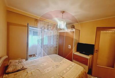 Apartament cu 3 camere decomandat în Nufărul - 1