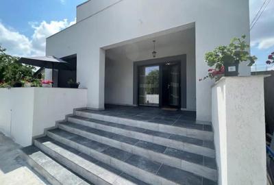 Duplex cu 5 camere cu Canalizare în Central - 9