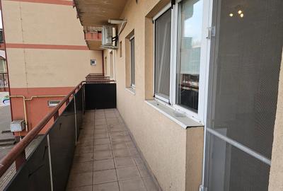 Apartament cu 2 camere decomandat în Tractorul - 10