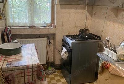 Vand Apartament 3 camere nerenovat, zona Piata Universitatii - 6