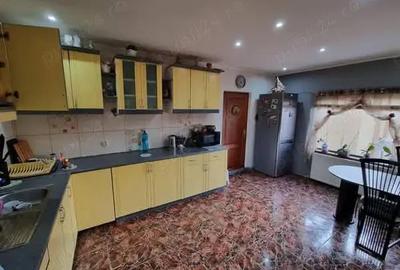 A 38 Proprietarul vinde 2 case cu 510 mp teren in ?erbane?ti Bacau - 19