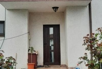 Casă cu 5 camere în Domnești