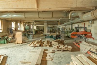 Spațiu comercial, de 2,950 mp, în Central - 8