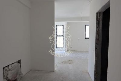 Penthouse cu 3 camere semidecomandat în Sud - 8
