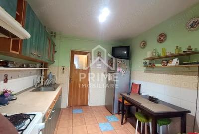 Apartament cu 4 camere decomandat în Central - 4