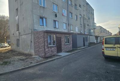 Apartament cu 2 camere în CET - 6