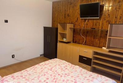 Apartament cu 3 camere în Micro 9 - 14