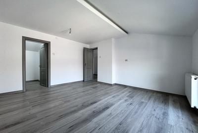 Casa super spațioasa de 4 camere, 131 mp, in zona liniștita, Sector 6 - 12