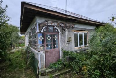 Casă cu 2 camere cu Teren 1000 Mp în Central - 1