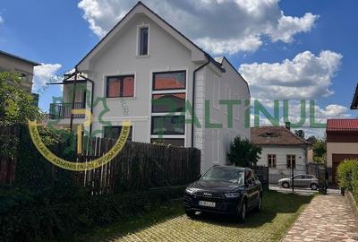 Casă individuală cu 10 camere cu Teren 388 Mp în Central - 2