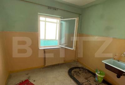 Apartament cu 3 camere decomandat în 9 Mai - 5