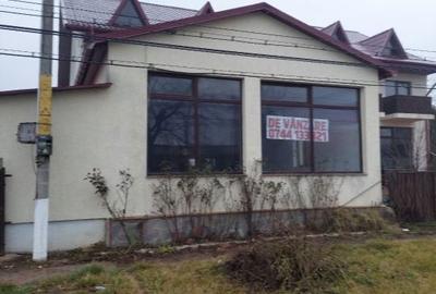 Spațiu comercial, de 550 mp, în Central - 4