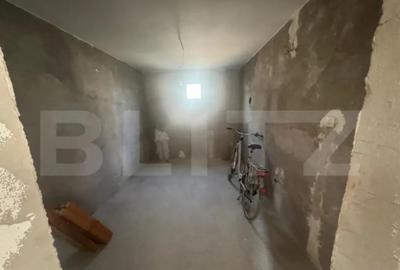 Casă cu 5 camere cu Teren 1000 Mp în Vetiș - 9