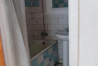 Apartament cu 3 camere decomandat în Valea Oltului - 3