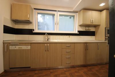 3 camere + 2 bai, centrala proprie, zona Aradului. - 3