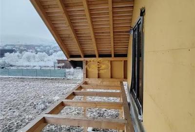 Casă cu 3 camere cu Teren 1690 Mp în Toplița - 1