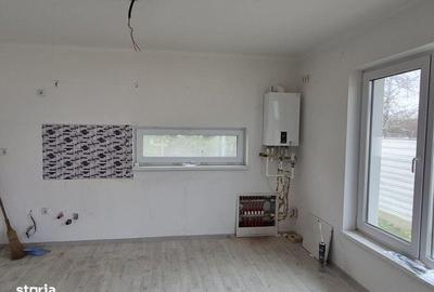 Casă cu 3 camere cu Teren 90 Mp în Oșorhei - 1