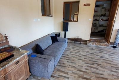 Casă cu 5 camere cu Teren 1052 Mp în Livada - 12