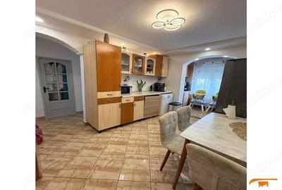 Apartament cu 2 camere decomandat în Central - 3